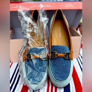 Denim and Tan, Easy Spirit Loafer shoes.     Size 9.5 M 
NEW IN BOX

Free ship